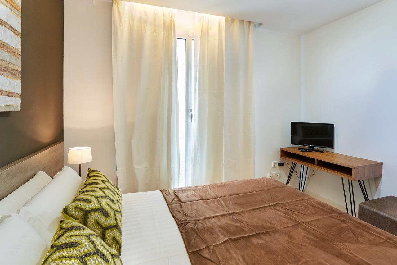 Urban District Apartments - Rambla Suites & Pool Barselona Dış mekan fotoğraf