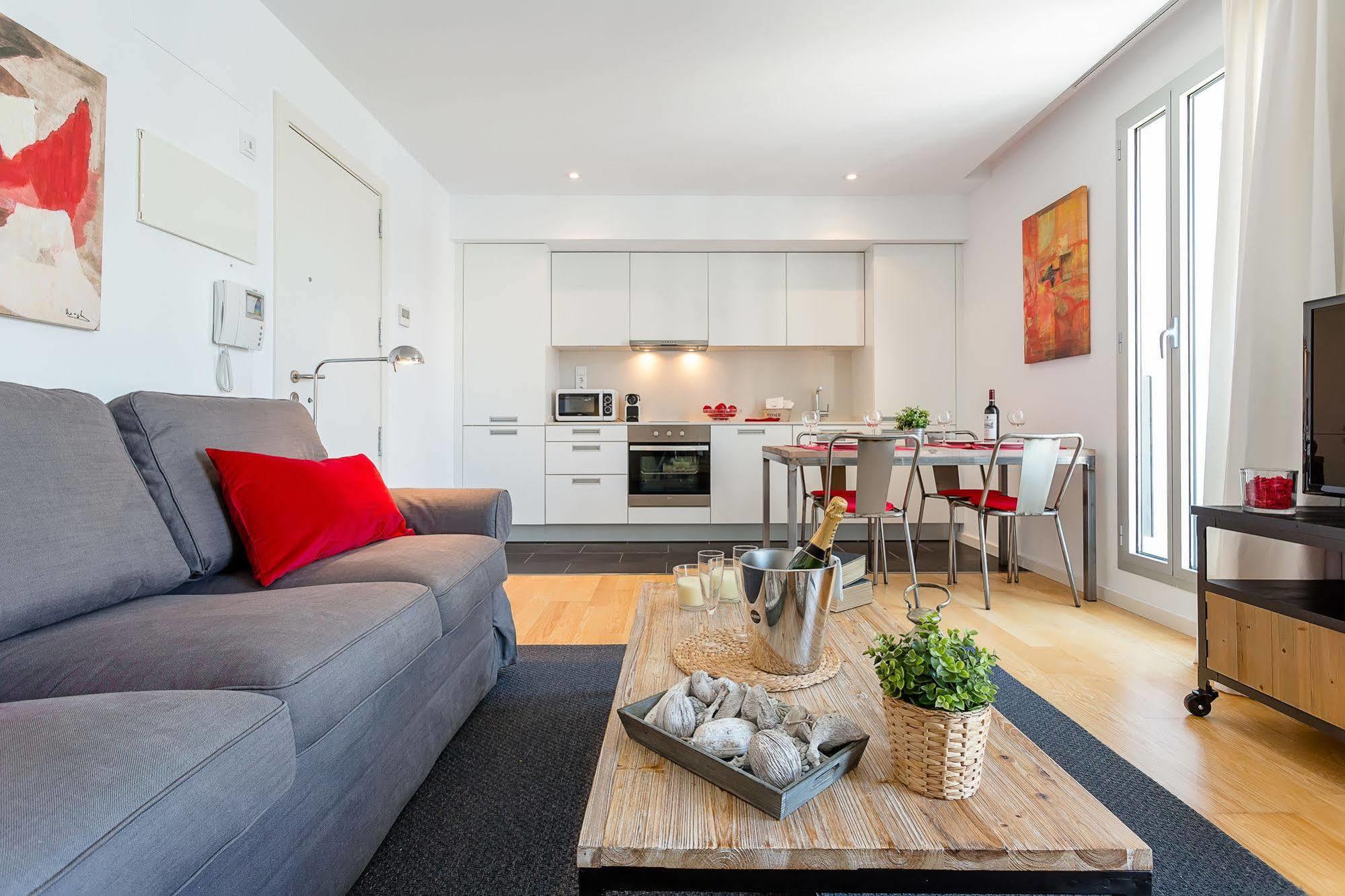 Urban District Apartments - Rambla Suites & Pool Barselona Dış mekan fotoğraf