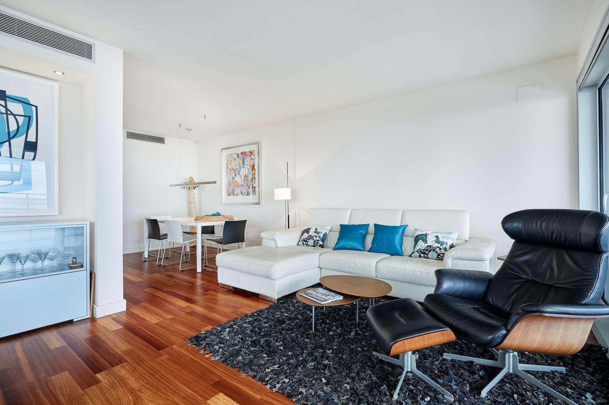 Urban District Apartments - Rambla Suites & Pool Barselona Dış mekan fotoğraf