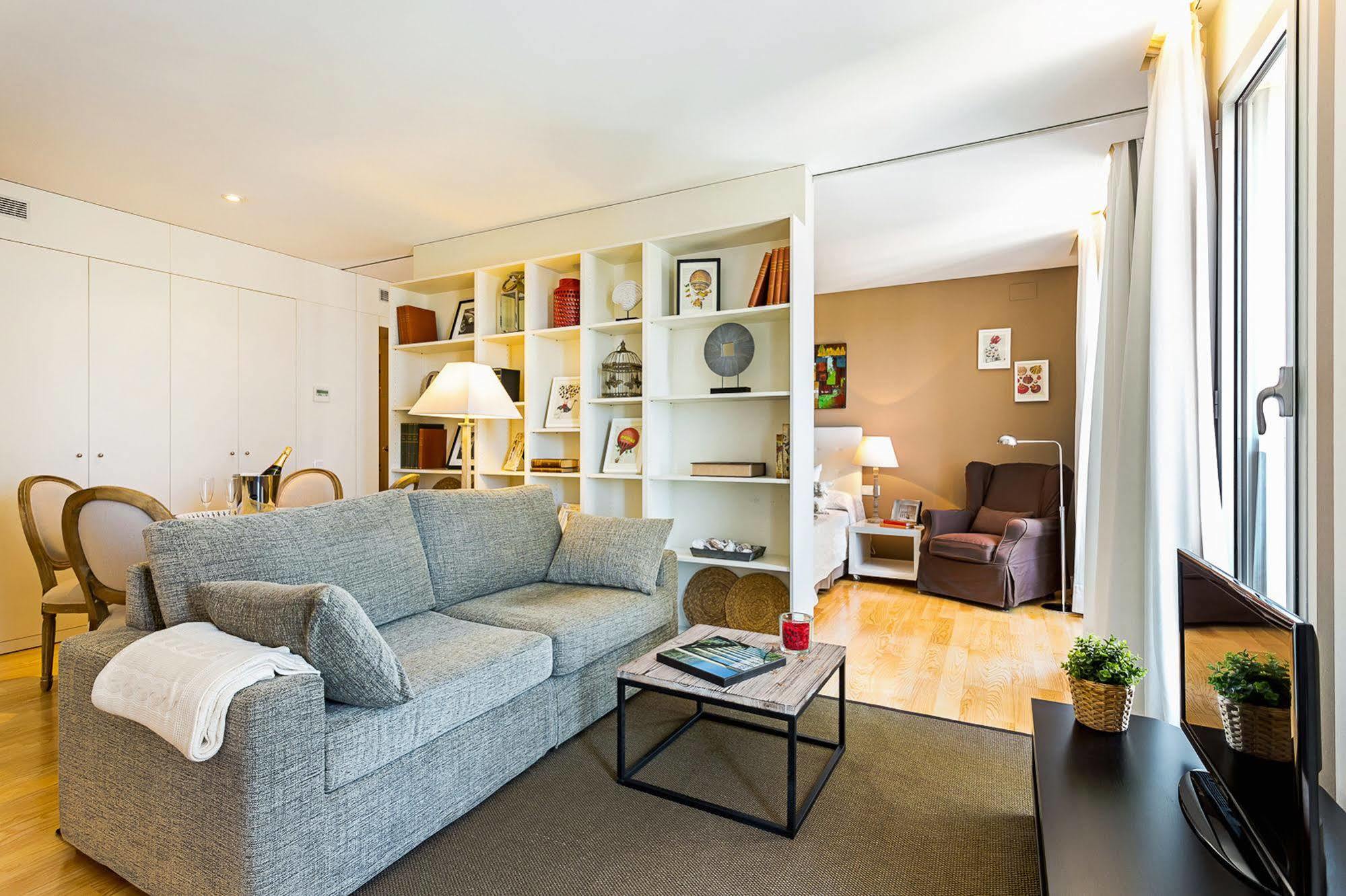 Urban District Apartments - Rambla Suites & Pool Barselona Dış mekan fotoğraf