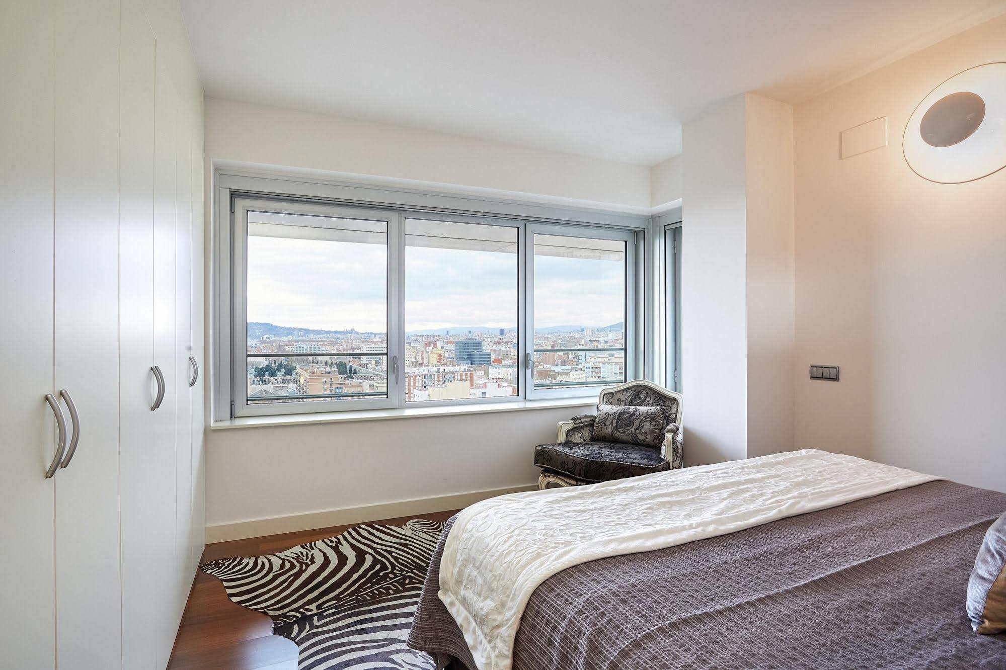 Urban District Apartments - Rambla Suites & Pool Barselona Dış mekan fotoğraf
